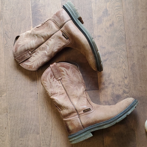 Ariat Other - Ariat boots